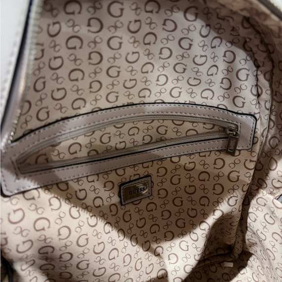 Guess backpack 3 toned - Picture 7 of 7